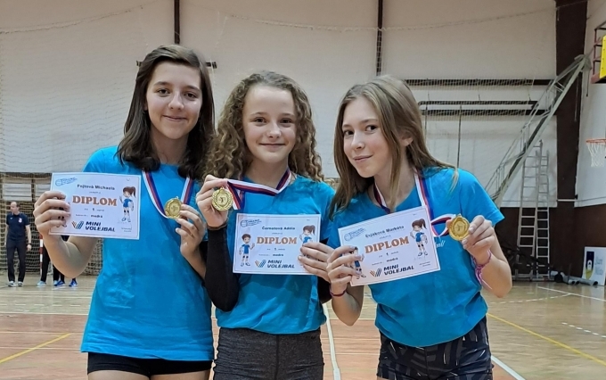 Trio Evjáková, Fojtová a Černotová vyhrály modrý minivolejbal